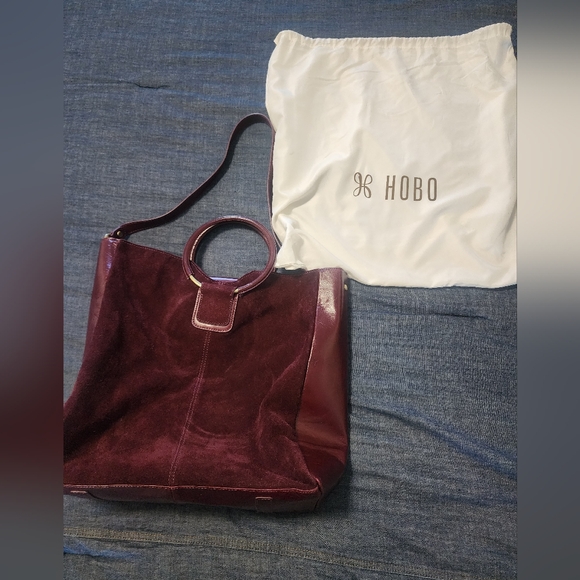 HOBO Sheila Large Crossbody - Picture 3 of 11